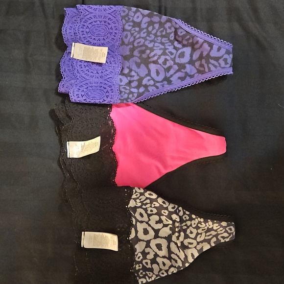 Lot Of 3 Vintage Very Sexy Thongs - Picture 2 of 3